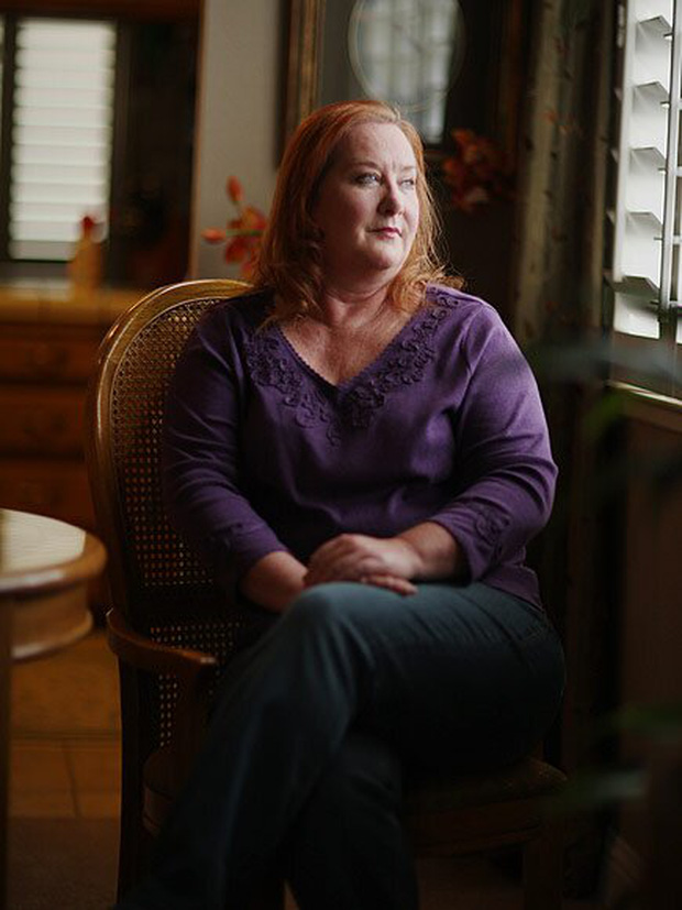 Người phụ nữ từng bị bắt cóc, trói trong quan tài làm nô lệ tình dục suốt 7 năm kể lại về chuỗi ngày địa ngục với tình tiết quá kinh hoàng-8