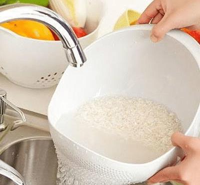 Khi nấu cơm, nên vo gạo bao nhiêu lần? Nhiều người làm sai ngay từ bước đầu tiên, bảo sao cơm không mềm, không thơm-3