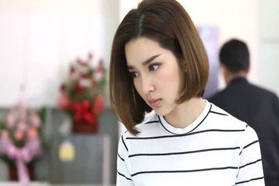 Tiếng thì thầm trong nhà vệ sinh khiến tôi sốc nặng khi biết thân phận thật của cô thư ký mới