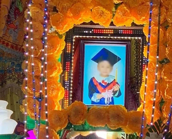 Ba anh em ruột ở Bình Phước bị bồn nước đè thương vong-2