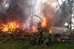 Video: Cận cảnh hiện trường tan hoang, khói bay ngập một vùng trời của vụ rơi máy bay thảm khốc khiến 45 người thiệt mạng-7