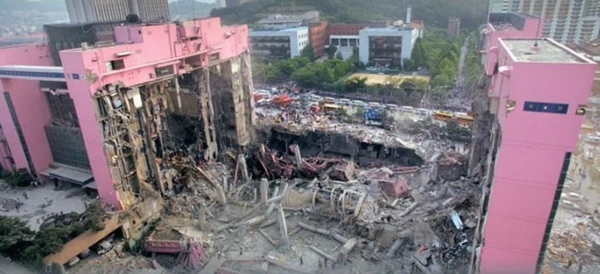 Vụ sập trung tâm thương mại rúng động Hàn Quốc 26 năm trước khiến hơn 500 người chết, ám ảnh nhất là nụ cười của bà dì ác ma-3