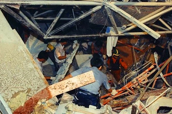 Vụ sập trung tâm thương mại rúng động Hàn Quốc 26 năm trước khiến hơn 500 người chết, ám ảnh nhất là nụ cười của bà dì ác ma-8