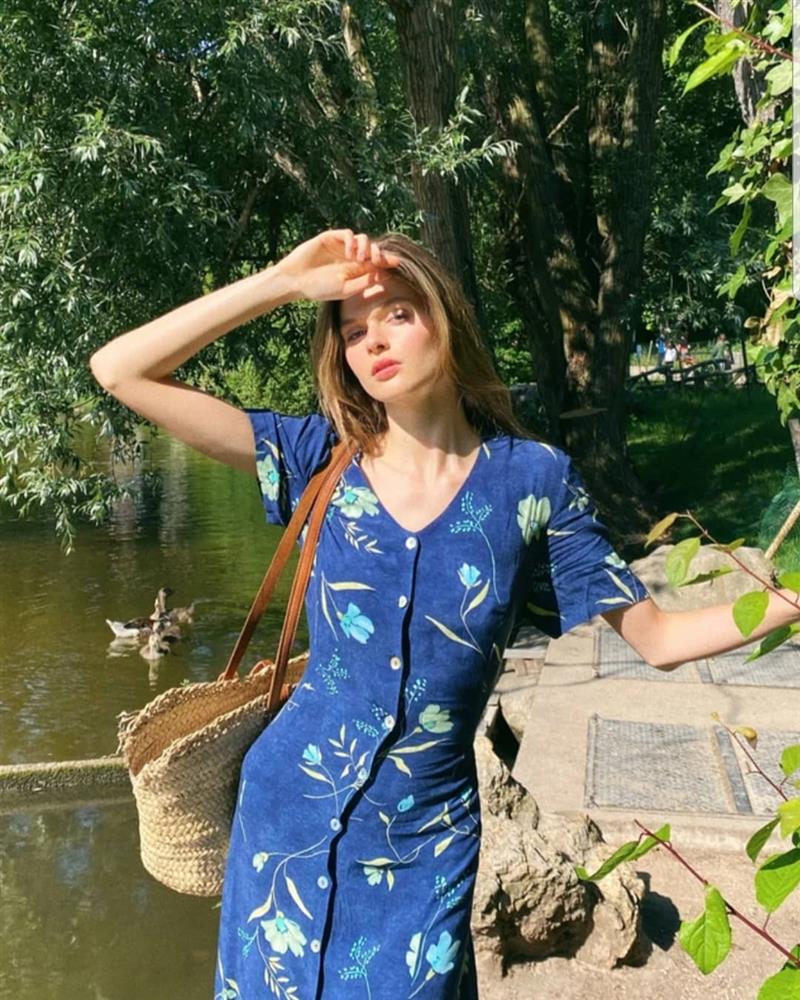 Kiểu váy được gái Pháp mặc nhiều không kém gì váy quấn, diện lên đẹp long lanh và ghi điểm tinh tế-14