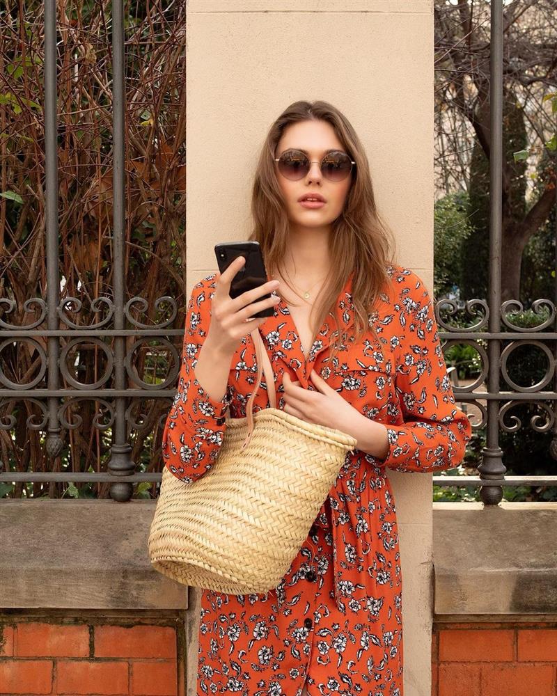 Kiểu váy được gái Pháp mặc nhiều không kém gì váy quấn, diện lên đẹp long lanh và ghi điểm tinh tế-9