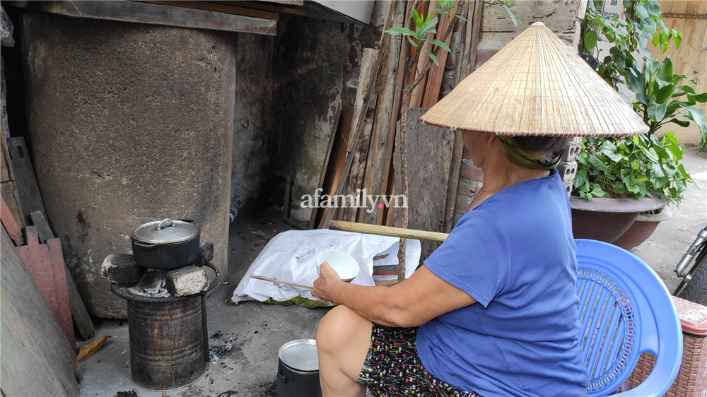 Nghi án ở Hải Dương: Thêm thông tin về ngôi nhà đang được điều tra, hàng xóm không biết gì cho tới khi một cặp vợ chồng được dẫn giải về-3