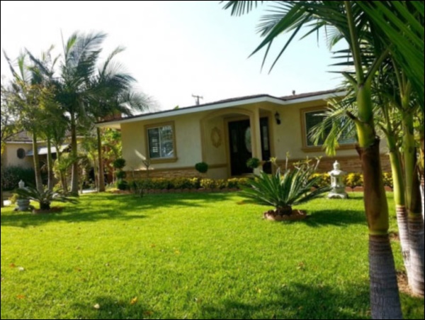 Căn hộ cao cấp trống huơ trống hoác của Quang Lê 2 năm trước nay đã được tô điểm bằng ban công ngập tràn sắc hoa, view đẹp mỹ mãn-13