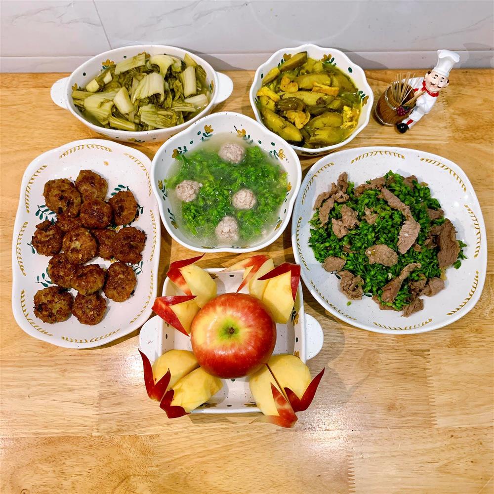 Mâm cơm 7749 món chẳng hề trùng nhau của bà mẹ 8x, vừa ngon vừa đẹp như này bảo sao chồng con không thích ăn cơm ngoài hàng-8