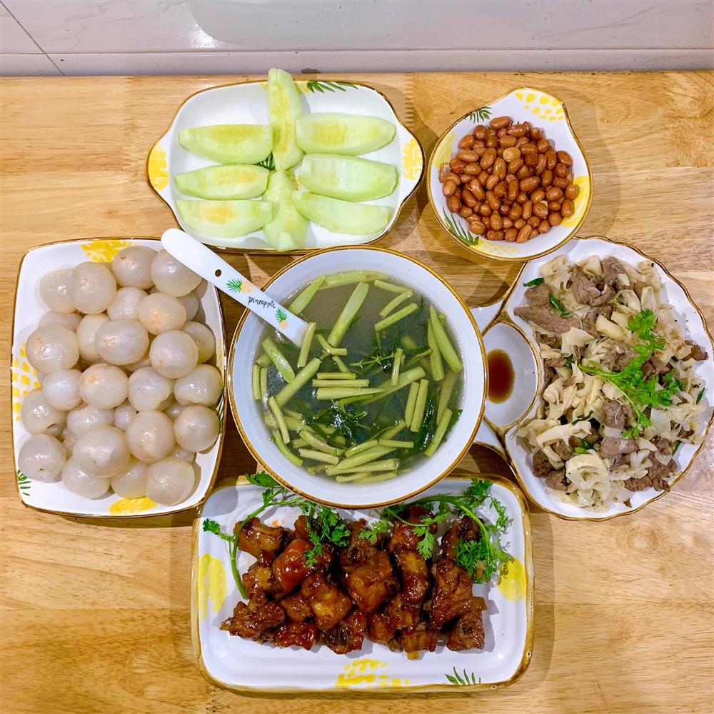 Mâm cơm 7749 món chẳng hề trùng nhau của bà mẹ 8x, vừa ngon vừa đẹp như này bảo sao chồng con không thích ăn cơm ngoài hàng-16