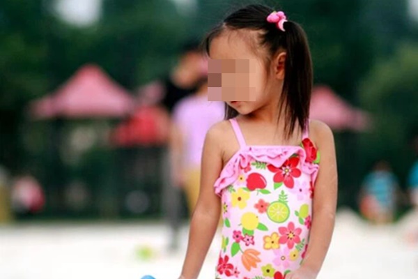 Bé gái 5 tuổi đã dậy thì sớm, bà ngoại hối hận vì phạm phải một sai lầm khi cho cháu ăn trứng gà-5