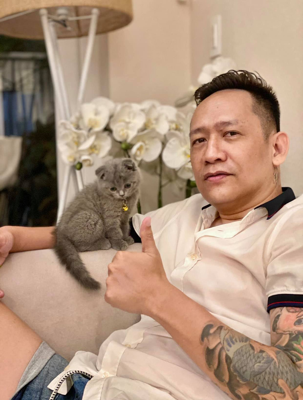 Nam ca sĩ vướng nghi vấn bị giới nghệ sĩ tẩy chay vì loạt phát ngôn tiêu cực về Vbiz, nói gì khi netizen mỉa mai chuyện chơi một mình?-4