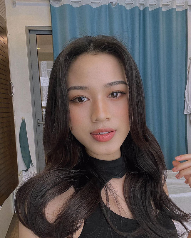 Hoa hậu Đỗ Hà gây sốc visual trong loạt hình mới: Hóa ra chỉ làm một điều với mái tóc mà xinh đẹp gấp bội phần-2