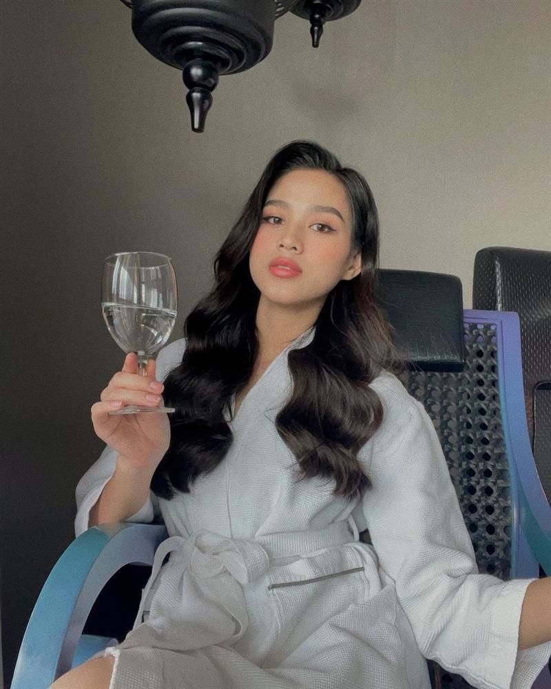 Hoa hậu Đỗ Hà gây sốc visual trong loạt hình mới: Hóa ra chỉ làm một điều với mái tóc mà xinh đẹp gấp bội phần-6