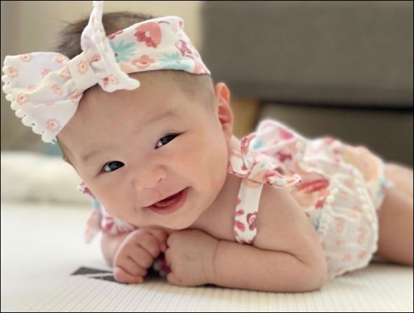 Con gái An Nguy mới 4 tháng mà độ hóng cao, mẹ bỉm tiết lộ nết ăn ngủ của con mà mẹ nào cũng mong-3