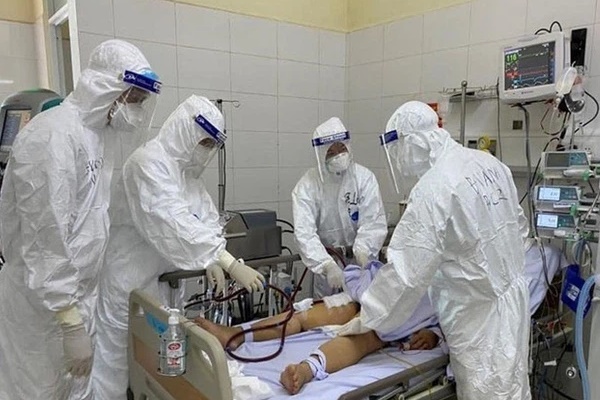 Việt Nam có thêm 4 bệnh nhân COVID-19 tử vong-1