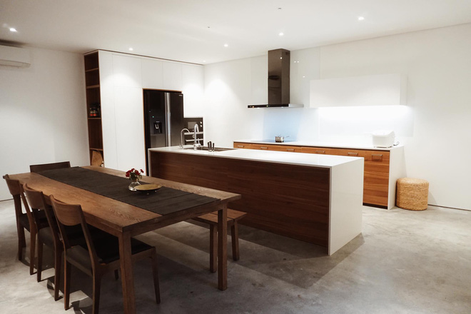 Vợ chồng 8X xây nhà 3,5 tỷ tại Long Biên: Bên ngoài là khối hộp cao 9m nhưng trong nhà lại ngập nắng chill bất ngờ-19