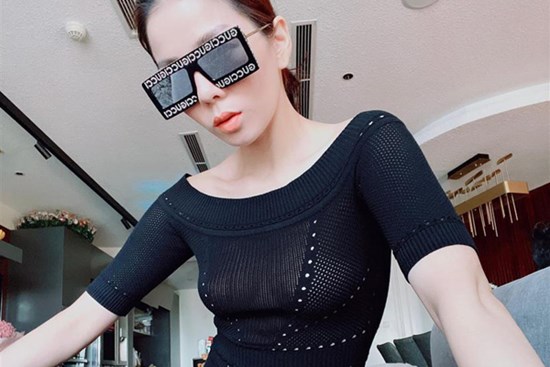 Lệ Quyên mặc kín như bưng vẫn bị chỉ trích phản cảm, Xuân Lan cũng lên tiếng