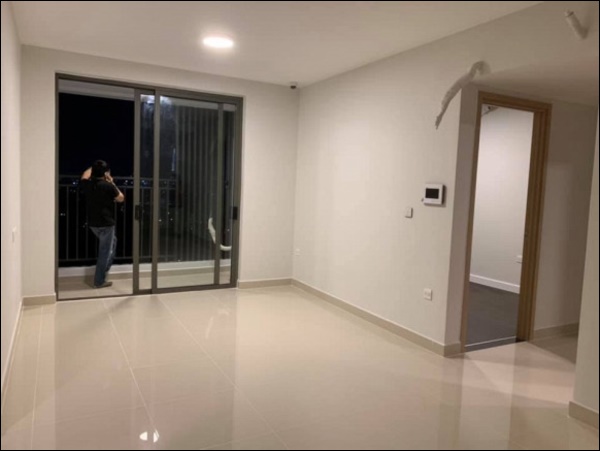 Căn hộ cao cấp trống huơ trống hoác của Quang Lê 2 năm trước nay đã được tô điểm bằng ban công ngập tràn sắc hoa, view đẹp mỹ mãn-8