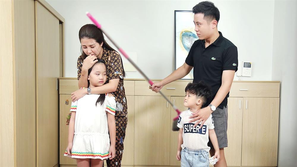 So với việc đánh đập, mắng mỏ những hành động này của cha mẹ làm trẻ sợ hãi hơn gấp nhiều lần-2