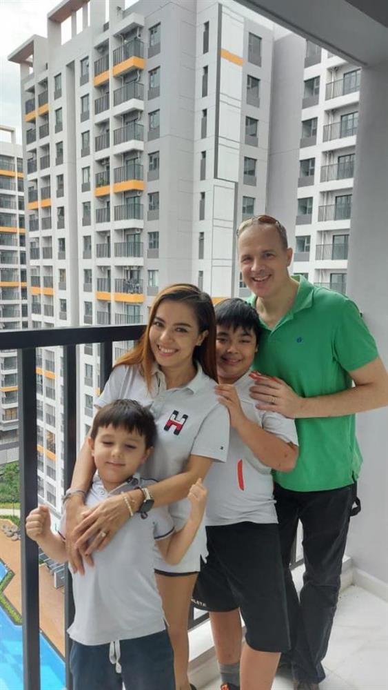 Lý Thanh Thảo Mùi ngò gai cùng chồng Tây tậu căn nhà thứ 2 nhân kỷ niệm 3 năm ngày cưới-1