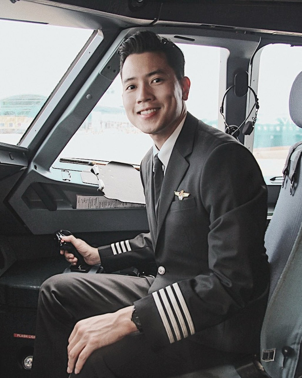 Suýt tí nữa không nhận ra cơ trưởng điển trai nhất nhì Việt Nam vì 1 thay đổi nhỏ giữa lúc đi làm vs khi ở nhà-1