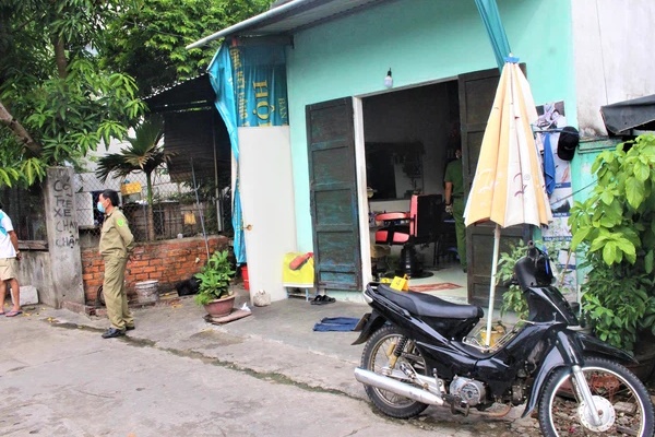 Cãi nhau, vợ ném kéo trúng ngực chồng tử vong-1
