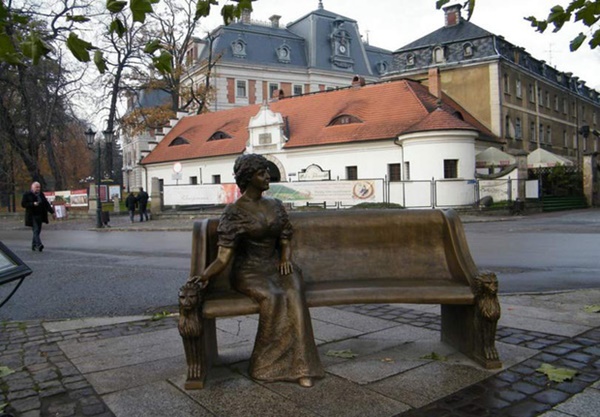 Cuộc đời lắm truân chuyên của Daisy – Công chúa đẹp nhất nước Anh: Đến chết vẫn không yên chỉ vì chuỗi ngọc trai đắt giá chồng tặng-4