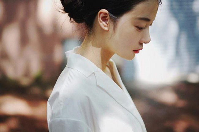 Em trai xin ở nhờ nhà vài ngày, tôi đồng ý để rồi chứng kiến cảnh tượng xót xa trong phòng làm việc của chồng-1