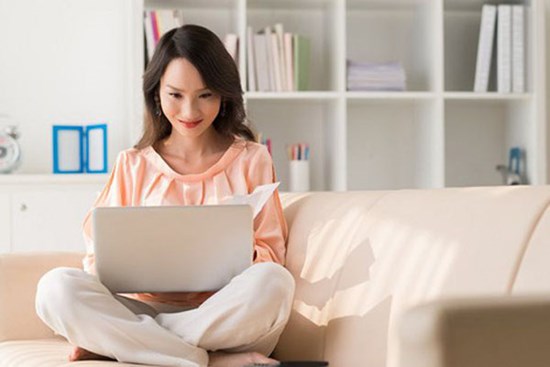 Nhân viên làm việc ở nhà do Covid-19, có được hưởng 100% tiền lương?