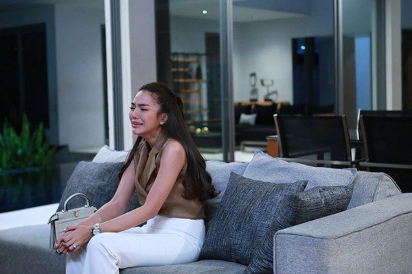 Đang chán chồng muốn ly hôn, đọc tin nhắn anh gửi nhầm mà tôi bật khóc hối hận-1