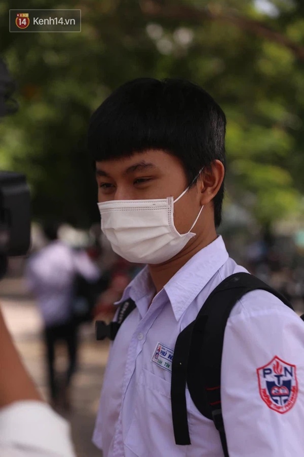 Thí sinh ngỡ ngàng, bật ngửa, khóc nức nở khi đề thi môn Văn THPT Quốc gia 2021 ra tác phẩm Sóng!-1