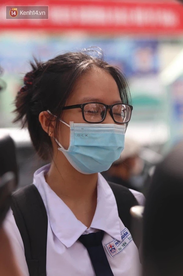 Thí sinh ngỡ ngàng, bật ngửa, khóc nức nở khi đề thi môn Văn THPT Quốc gia 2021 ra tác phẩm Sóng!-4