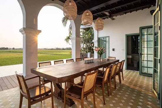 Cặp vợ chồng trẻ chi tiền tỷ xây villa giữa… ruộng lúa ở Hội An