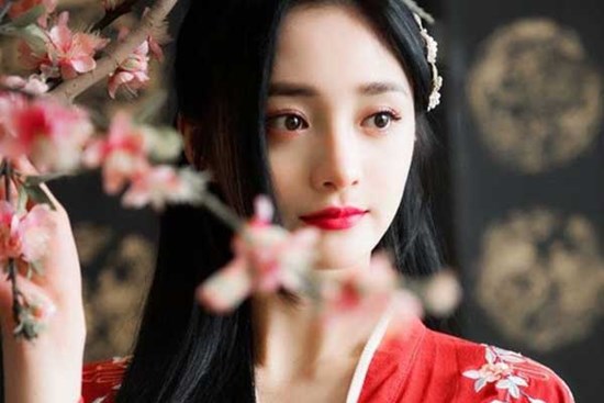 Phụ nữ thuộc 3 mệnh này chưa từng lo nghèo khó, đến tuổi trung niên tiền bạc không mời mà đến, chẳng mấy chốc có được cơ ngơi như ý