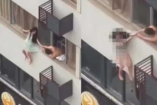 Cô gái mặc đầm ngủ đứng chới với bên ngoài tầng 4 giằng co cùng bạn trai và cảnh tượng sau đó khiến ai nấy đều ám ảnh