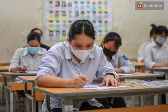 Sở GD-ĐT TP HCM thông báo khẩn sau khi phát hiện 3 thí sinh dương tính với Covid-19
