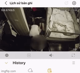 Clip gây phẫn nộ: Đề nghị ly hôn, vợ bị chồng liên tục đánh đập, bóp cổ trong phòng ngủ-1