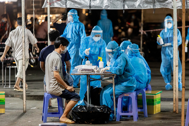 Từ 18h ngày 7/7, Hà Nội áp dụng các biện pháp phòng chống dịch bắt buộc đối với tất cả những người đến từ TP.HCM và các vùng dịch-1