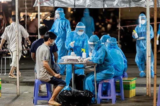 Từ 18h ngày 7/7, Hà Nội áp dụng các biện pháp phòng chống dịch bắt buộc đối với tất cả những người đến từ TP.HCM và các vùng dịch