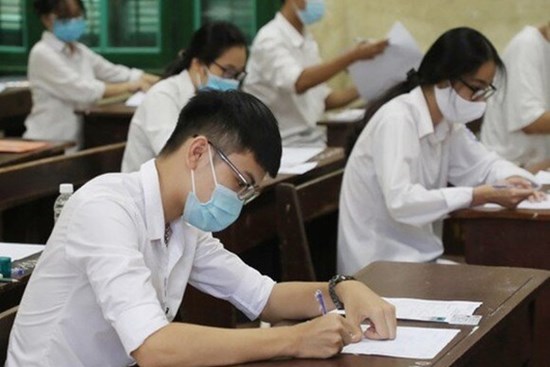 Đề thi môn Toán tốt nghiệp THPT 2021 chính thức: Thí sinh kêu dễ, toàn 8 - 9 - 10