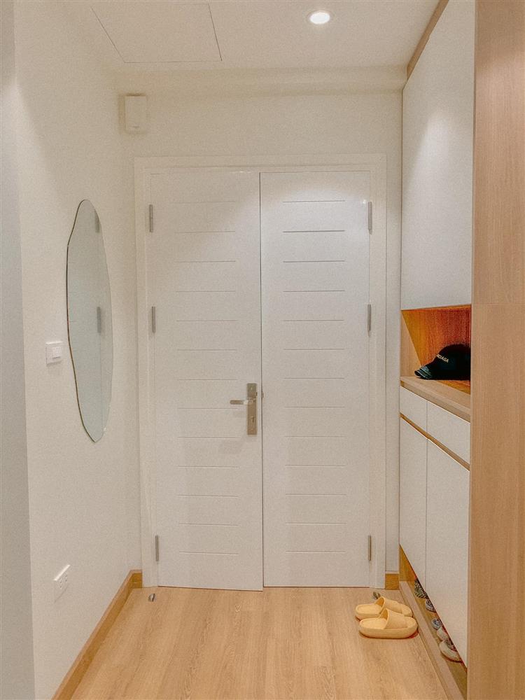 Cặp vợ chồng trẻ ở Hà Nội cải tạo căn hộ 65m² ẩm thấp, chật chội thành không gian đẹp vạn người mê với chi phí gây bất ngờ-7