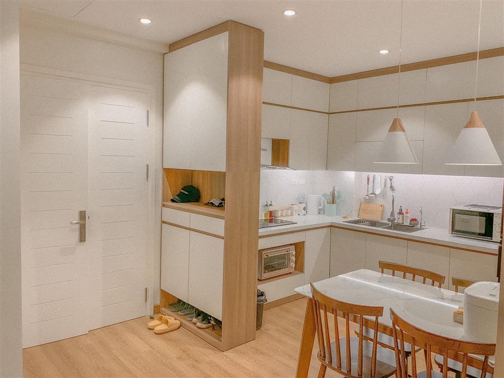 Cặp vợ chồng trẻ ở Hà Nội cải tạo căn hộ 65m² ẩm thấp, chật chội thành không gian đẹp vạn người mê với chi phí gây bất ngờ-13