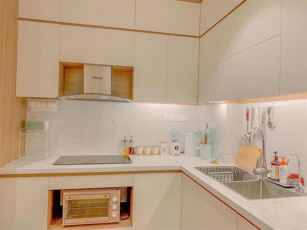 Cặp vợ chồng trẻ ở Hà Nội cải tạo căn hộ 65m² ẩm thấp, chật chội thành không gian đẹp vạn người mê với chi phí gây bất ngờ-16