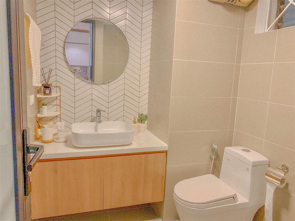 Cặp vợ chồng trẻ ở Hà Nội cải tạo căn hộ 65m² ẩm thấp, chật chội thành không gian đẹp vạn người mê với chi phí gây bất ngờ-22