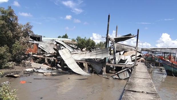 Buồn chuyện gia đình, tự đốt nhà làm cháy thêm 4 nhà hàng xóm-2