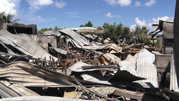 Buồn chuyện gia đình, tự đốt nhà làm cháy thêm 4 nhà hàng xóm-3