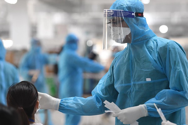 Thêm 1 bảo vệ khu công nghiệp dương tính SARS-CoV-2, Hà Nội có 17 ca trong 3 ngày-1