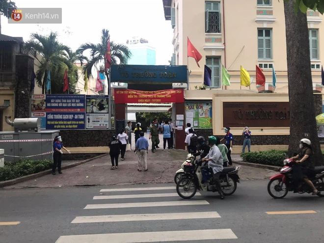 Hơn 1 triệu sĩ tử bước vào ngày thi thứ 2: Thí sinh lo lắng với tổ hợp 6 môn Lý Hoá Sinh, Sử Địa GDCD-11