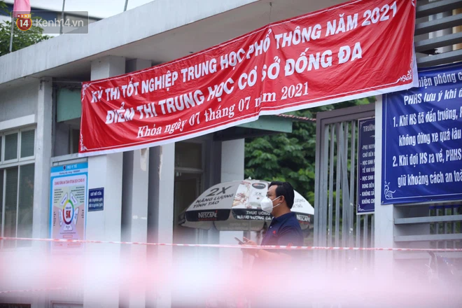 Hơn 1 triệu sĩ tử bước vào ngày thi thứ 2: Thí sinh lo lắng với tổ hợp 6 môn Lý Hoá Sinh, Sử Địa GDCD-21