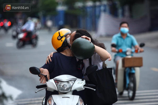 Hơn 1 triệu sĩ tử bước vào ngày thi thứ 2: Thí sinh lo lắng với tổ hợp 6 môn Lý Hoá Sinh, Sử Địa GDCD-1